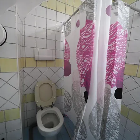 Bed & Breakfast R.g. House *